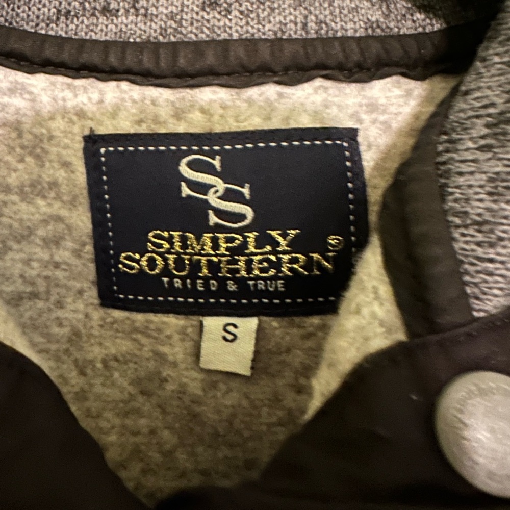 Simply Southern Pullover Sweater Turtle Pattern Size Small - Picture 10 of 10